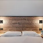 Hotell Hotiday